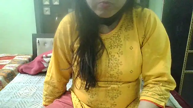 Snapshot of couplesuni chatting on 12.03.24 couplesuni online show from 12.03.24