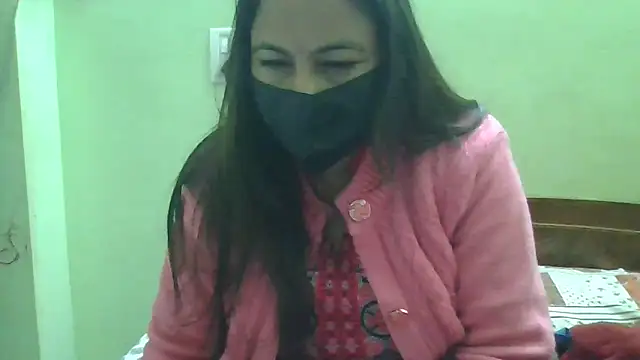 Snapshot of couplesuni chatting on 12.27.24 couplesuni online show from 12.27.24