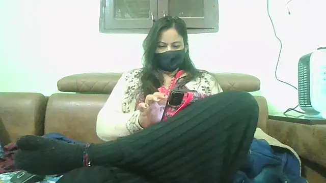 Snapshot of couplesuni chatting on 01.05.25 couplesuni online show from 01.05.25