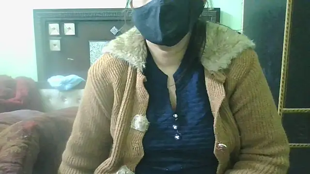 Snapshot of couplesuni chatting on 01.16.25 couplesuni online show from 01.16.25