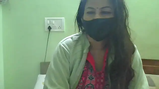 Snapshot of couplesuni chatting on 01.19.25 couplesuni online show from 01.19.25