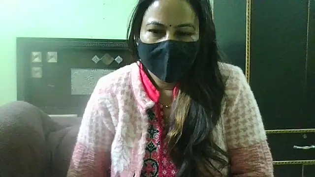 Snapshot of couplesuni chatting on 01.21.25 couplesuni online show from 01.21.25