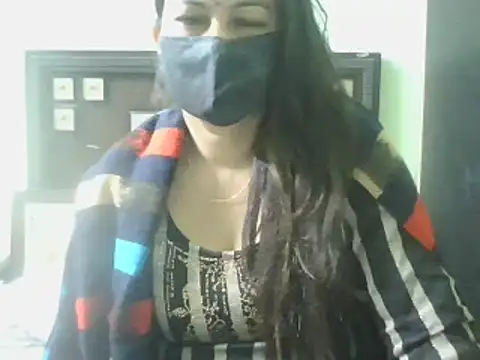 Snapshot of couplesuni chatting on 02.05.25 couplesuni online show from 02.05.25