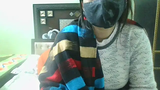 Snapshot of couplesuni chatting on 02.06.25 couplesuni online show from 02.06.25