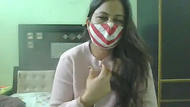 Snapshot of couplesuni chatting on 02.10.25 couplesuni online show from 02.10.25