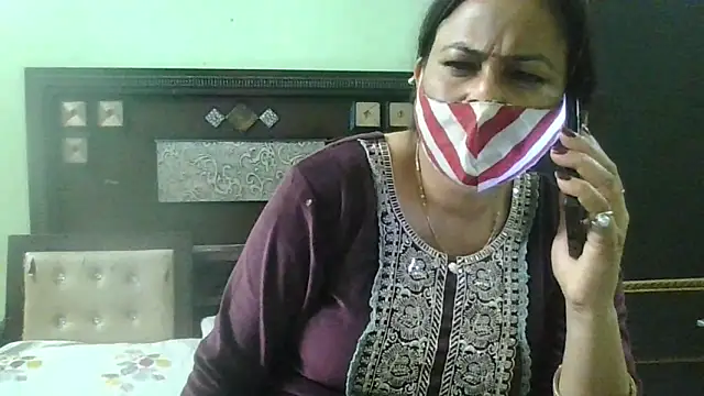 Snapshot of couplesuni chatting on 02.12.25 couplesuni online show from 02.12.25