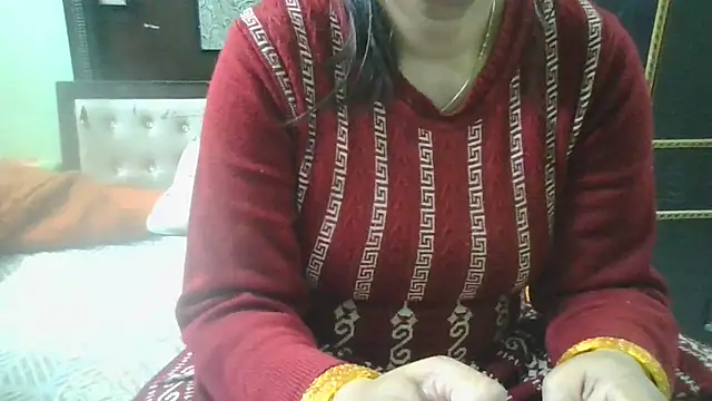 Snapshot of couplesuni chatting on 02.18.25 couplesuni online show from 02.18.25