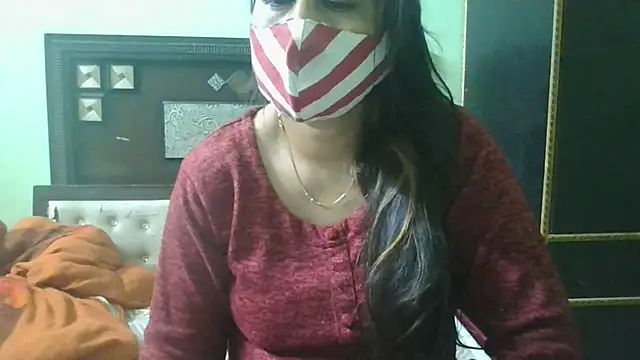 Snapshot of couplesuni chatting on 02.22.25 couplesuni online show from 02.22.25