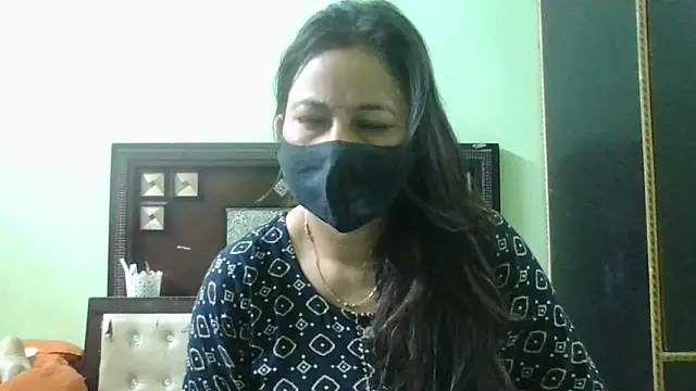 Snapshot of couplesuni chatting on 03.10.25 couplesuni online show from 03.10.25