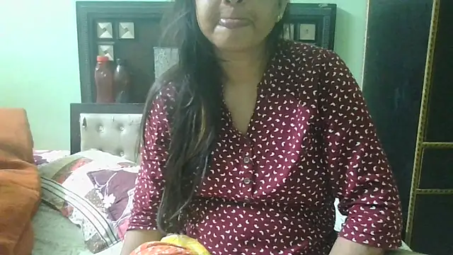 Snapshot of couplesuni chatting on 03.16.25 couplesuni online show from 03.16.25