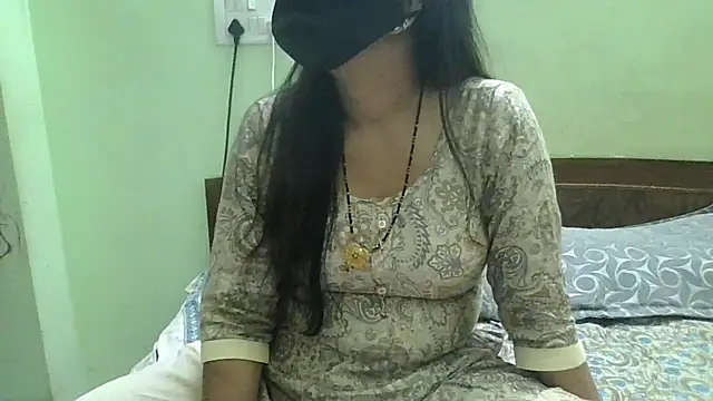 Snapshot of couplesuni chatting on 03.19.25 couplesuni online show from 03.19.25