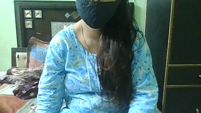 Snapshot of couplesuni chatting on 09.11.25 couplesuni online show from 09.11.25