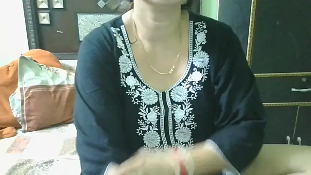 Snapshot of couplesuni chatting on 09.27.25 couplesuni online show from 09.27.25