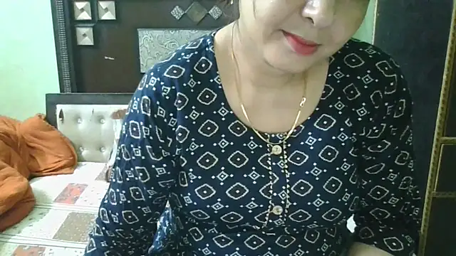 Snapshot of couplesuni chatting on 09.30.25 couplesuni online show from 09.30.25