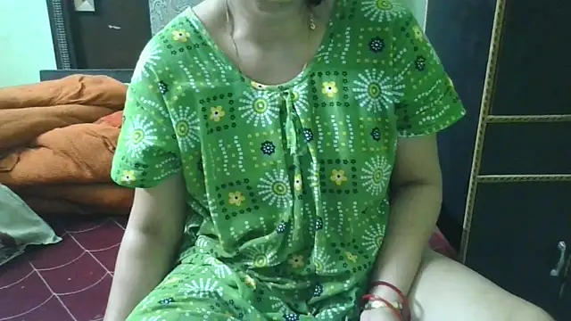 Snapshot of couplesuni chatting on 10.06.25 couplesuni online show from 10.06.25