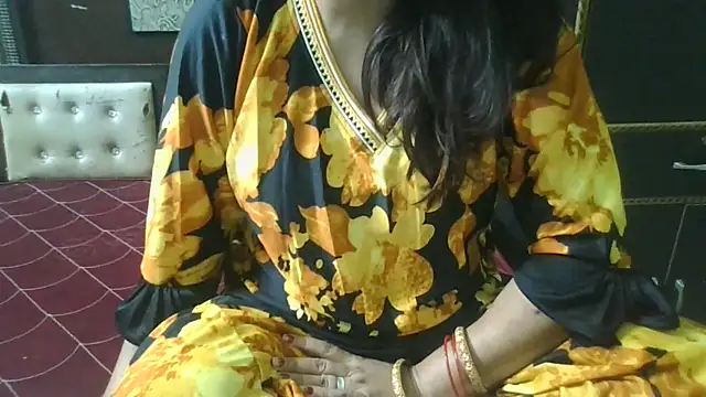 Snapshot of couplesuni chatting on 10.29.25 couplesuni online show from 10.29.25