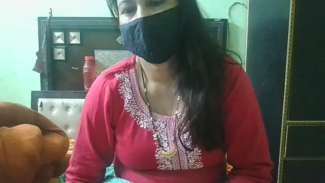 Snapshot of couplesuni chatting on 11.15.25 couplesuni online show from 11.15.25