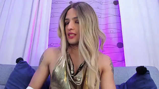 Snapshot of LukaCastillo chatting on 03.11.25 LukaCastillo online show from 03.11.25