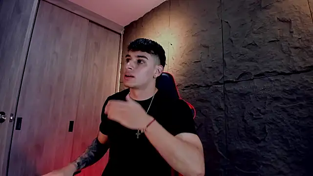 Snapshot of joseph_boy chatting on 10.02.25 joseph boy online show from 10.02.25