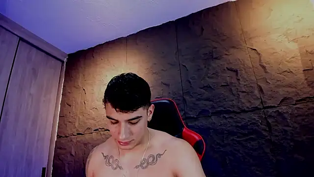 Snapshot of joseph_boy chatting on 10.08.25 joseph boy online show from 10.08.25