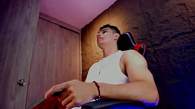 Snapshot of joseph_boy chatting on 10.22.25 joseph boy online show from 10.22.25