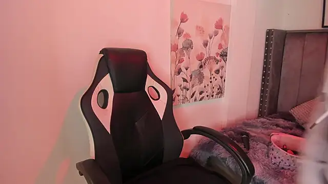 Alaia Cute online show from 12.19.25