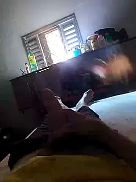 Snapshot of danilogarcia33 chatting on 12.19.24 danilogarcia33 online show from 12.19.24