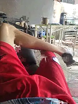 Snapshot of danilogarcia33 chatting on 02.15.25 danilogarcia33 online show from 02.15.25