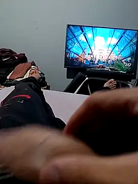 Snapshot of danilogarcia33 chatting on 10.15.25 danilogarcia33 online show from 10.15.25