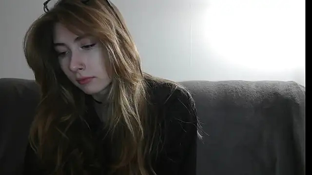 Snapshot of ErikaShyy chatting on 12.24.24 ErikaShyy online show from 12.24.24