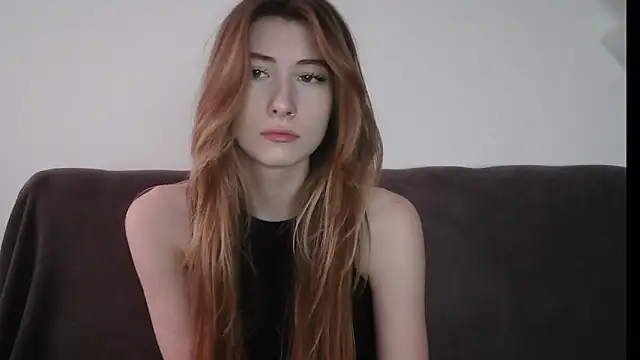 Snapshot of ErikaShyy chatting on 01.08.25 ErikaShyy online show from 01.08.25