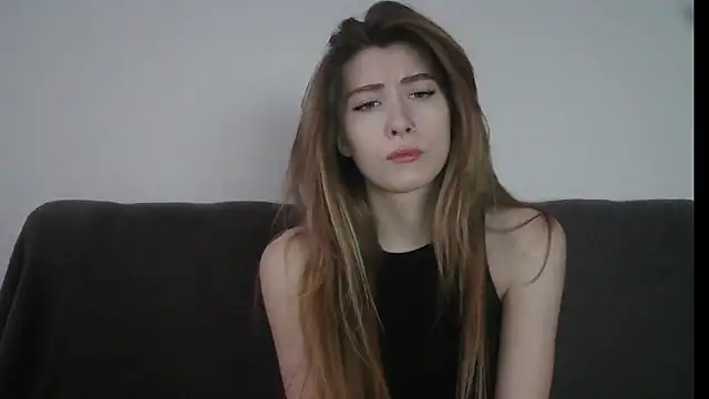 Snapshot of ErikaShyy chatting on 01.14.25 ErikaShyy online show from 01.14.25