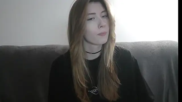 Snapshot of ErikaShyy chatting on 01.20.25 ErikaShyy online show from 01.20.25