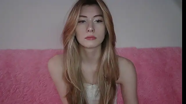 Snapshot of ErikaShyy chatting on 01.23.25 ErikaShyy online show from 01.23.25