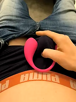 Snapshot of geilehecke1 chatting on 01.15.25 geilehecke1 online show from 01.15.25