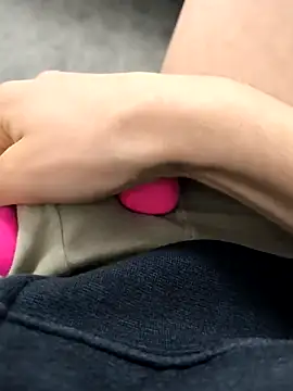 Snapshot of geilehecke1 chatting on 01.24.25 geilehecke1 online show from 01.24.25