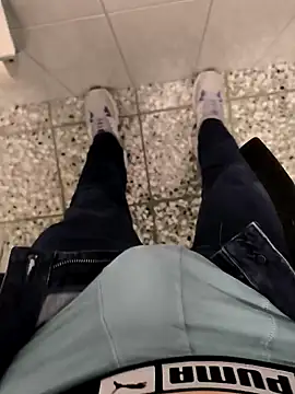 Snapshot of geilehecke1 chatting on 01.29.25 geilehecke1 online show from 01.29.25