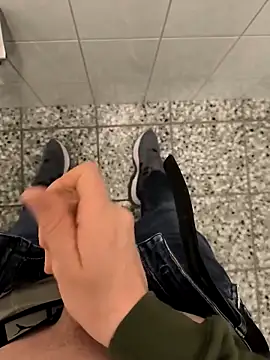 Snapshot of geilehecke1 chatting on 03.18.25 geilehecke1 online show from 03.18.25