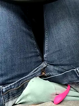 Snapshot of geilehecke1 chatting on 11.06.25 geilehecke1 online show from 11.06.25