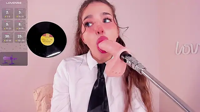 LosAlicee online show from 10.22.25