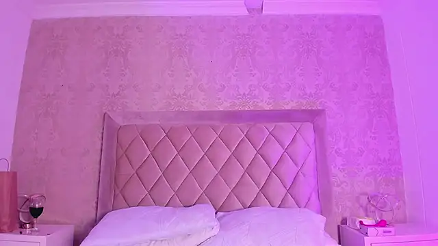 LiaFlowers online show from 01.05.25