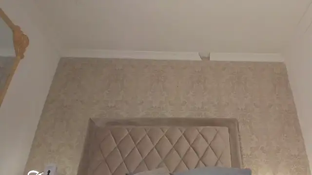 LiaFlowers online show from 02.23.25