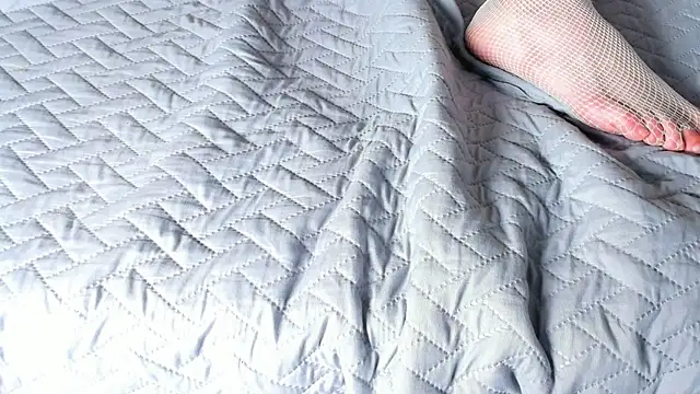 LiaFlowers online show from 02.26.25