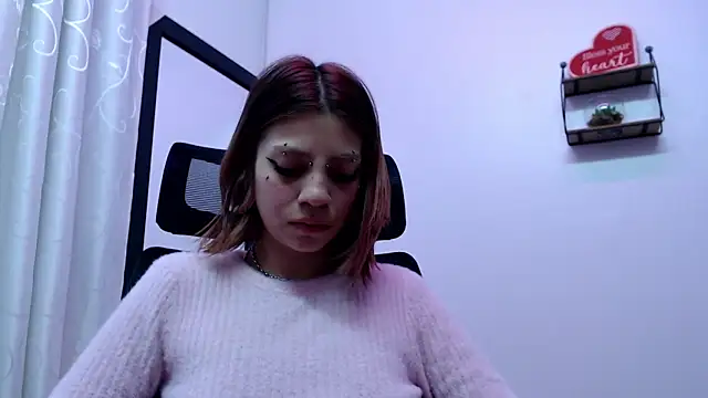 Snapshot of HORNET_ chatting on 09.28.25 HORNET online show from 09.28.25