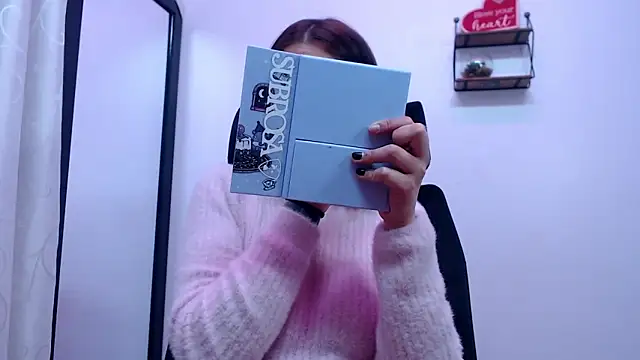 Snapshot of HORNET_ chatting on 10.15.25 HORNET online show from 10.15.25