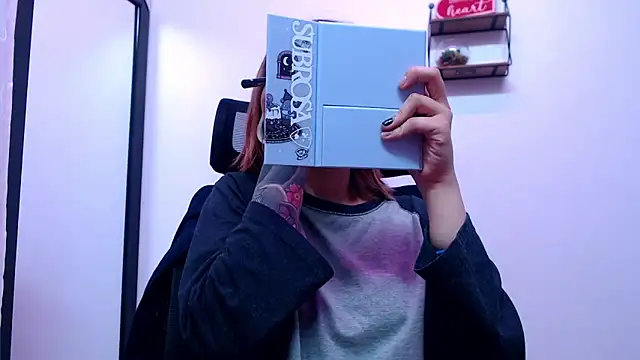 Snapshot of HORNET_ chatting on 10.18.25 HORNET online show from 10.18.25