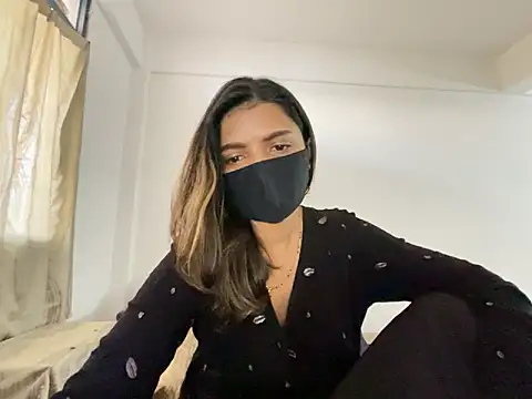 MaYaa  11 online show from 12.17.24