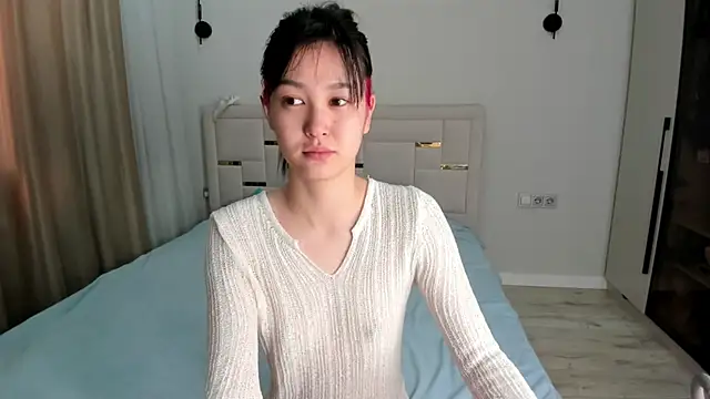 Lola Peach online show from 05.24.26
