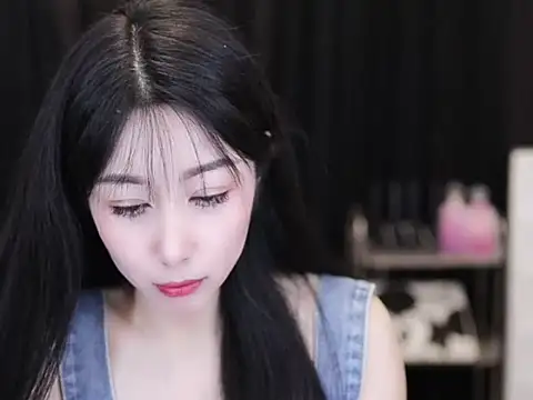 Nuyoah-77 online show from 09.25.25