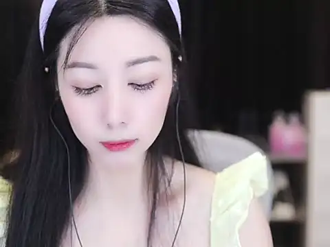 Nuyoah-77 online show from 10.07.25